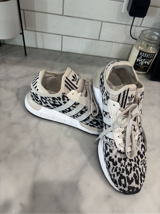 adidas Shoes - 🌸adidas Women's Black and Beige Knit Pattern Sneakers